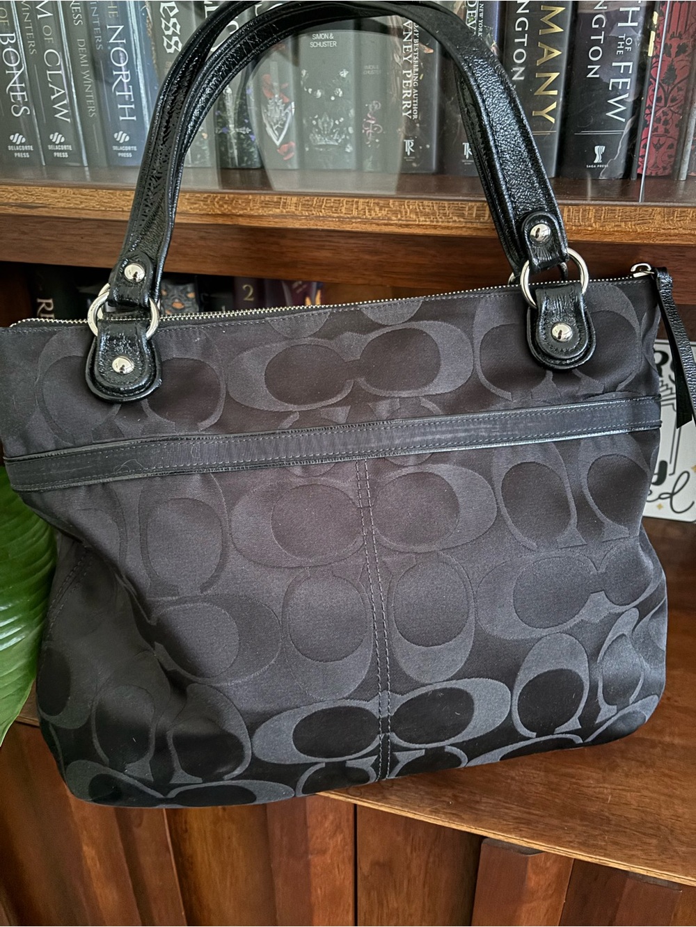 Coach 2011 Black Signature Canvas Tote Patent Leather Handles Front Zip Pocket - Picture 2 of 6